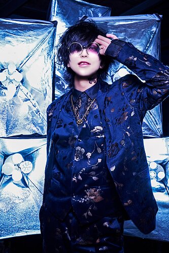 Hueye new look + new song - News - JROCK ONE