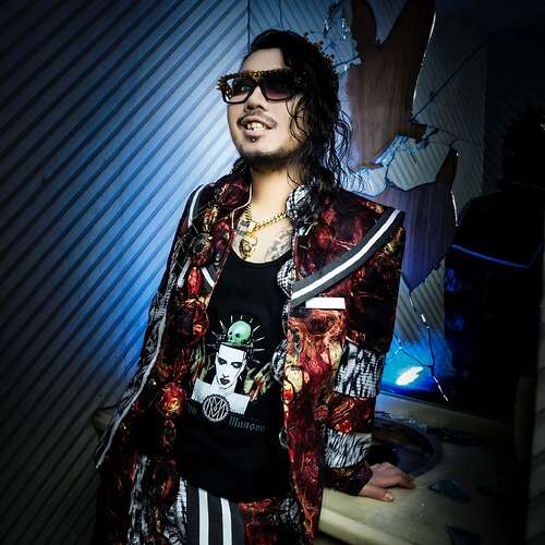 Dr. Kou (爻)