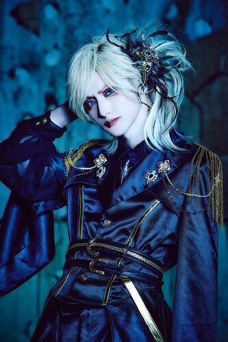Azavana new look and new single 