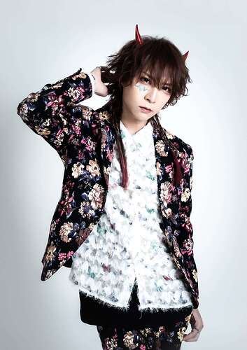 Vo. HIKARU.