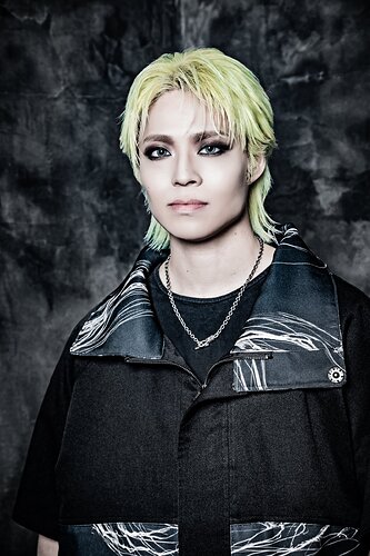 Dr. Hibiki (響)