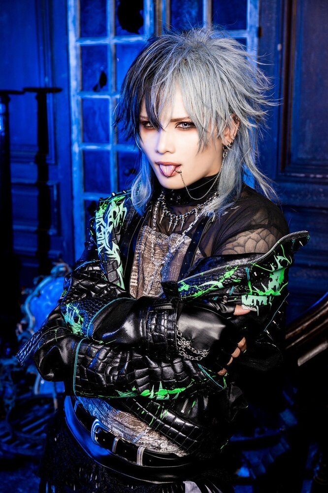 Royz new look and new maxi-single “VENOM” release - News - JROCK ONE