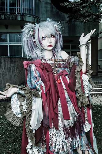Gt. Ikura Uni (ヰ瞑うに)