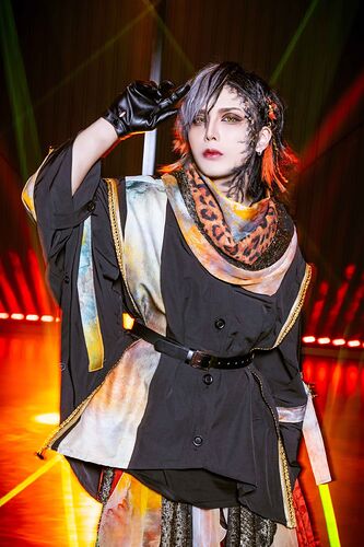 Vo. Kuro (黎)