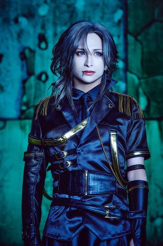 Azavana new look and new single 